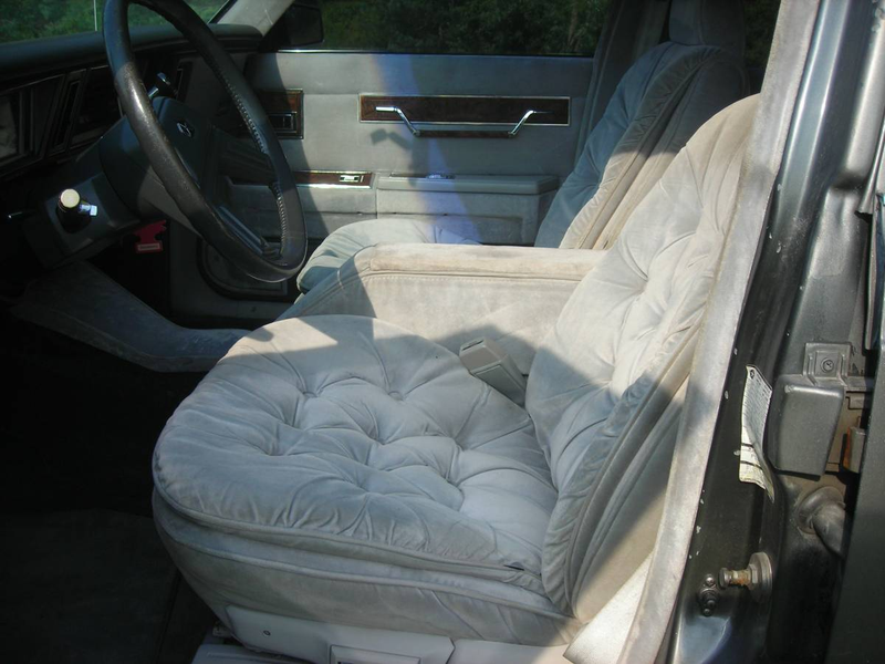 Illustration for article titled Would You Consider $3,750 For This 1984 Chrysler Executive Sedan To Be A Stretch?